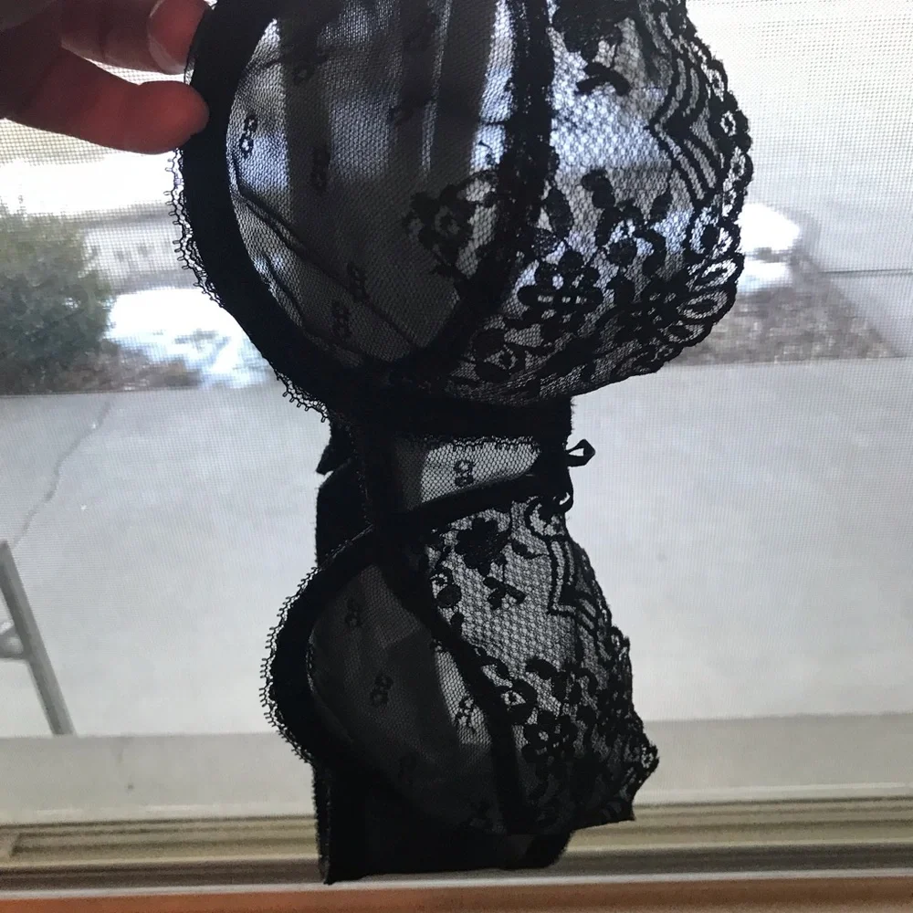 Vintage bra black lace Vanity Fair 36A strapless